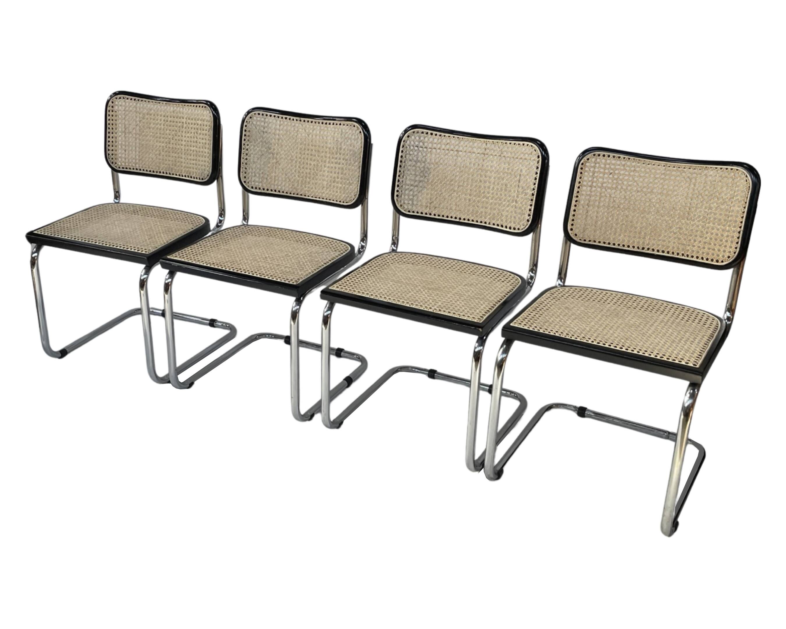 Ensemble de 4 chaises vintage modèle Cesca B32 en noir et chrome