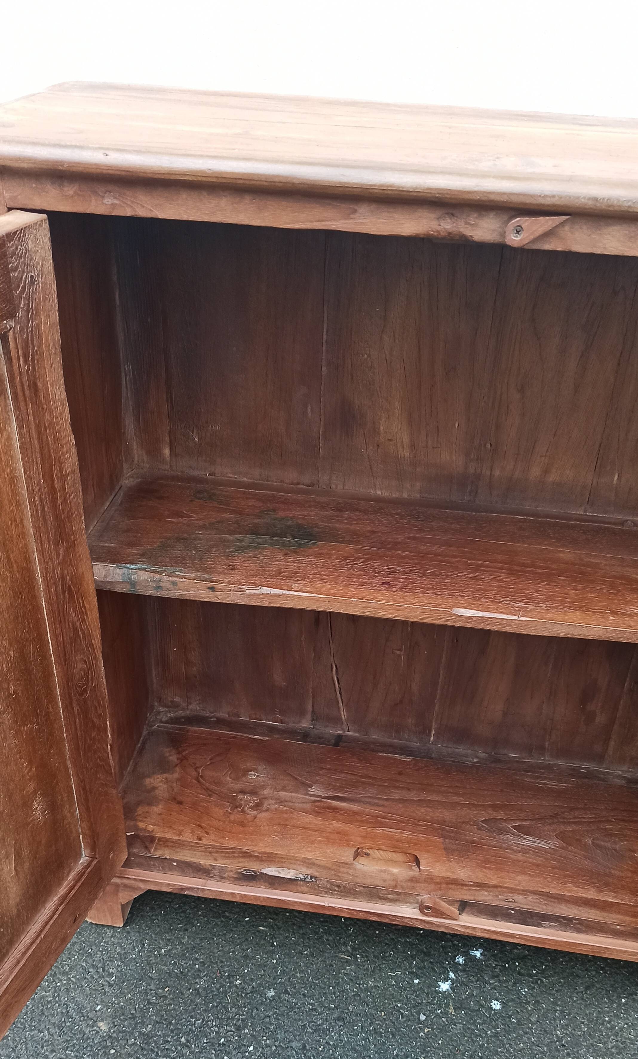 Old wooden chest of drawers