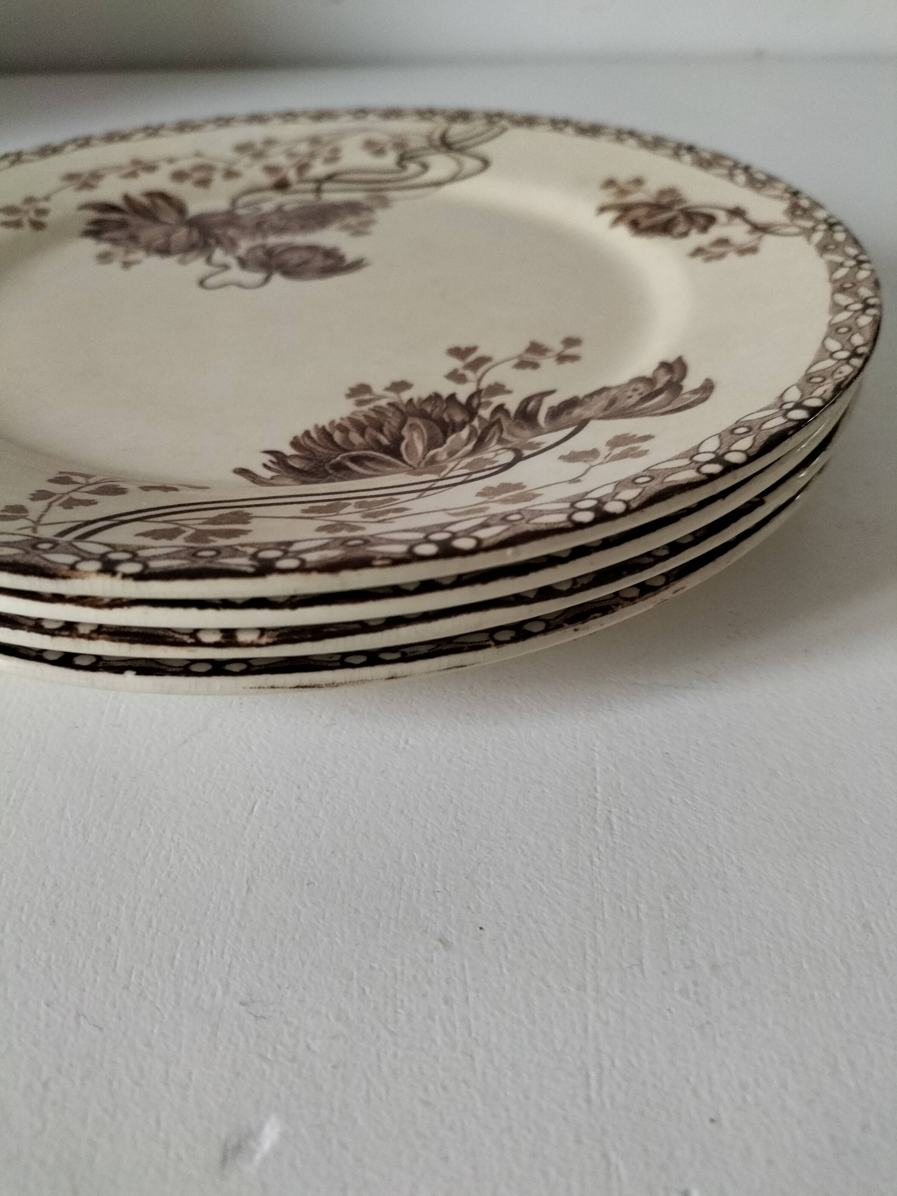 Set of 4 Sarreguemines plates, Royat model, 19th century, early 20th century