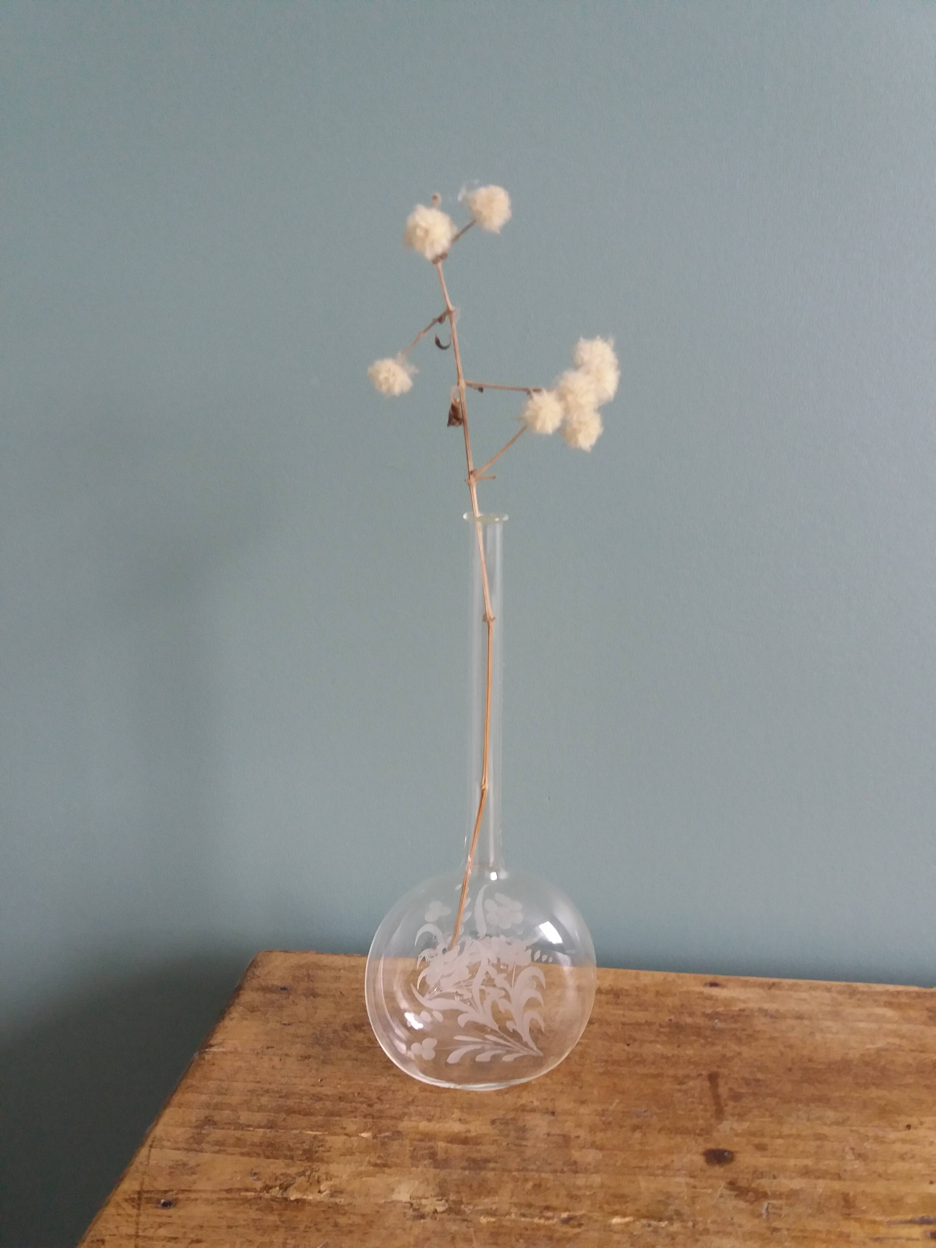 Blown glass soliflore with sandblasted decoration