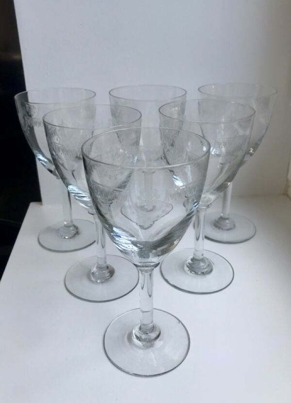 Lot de 6 verres à vin en cristal gravé années 30