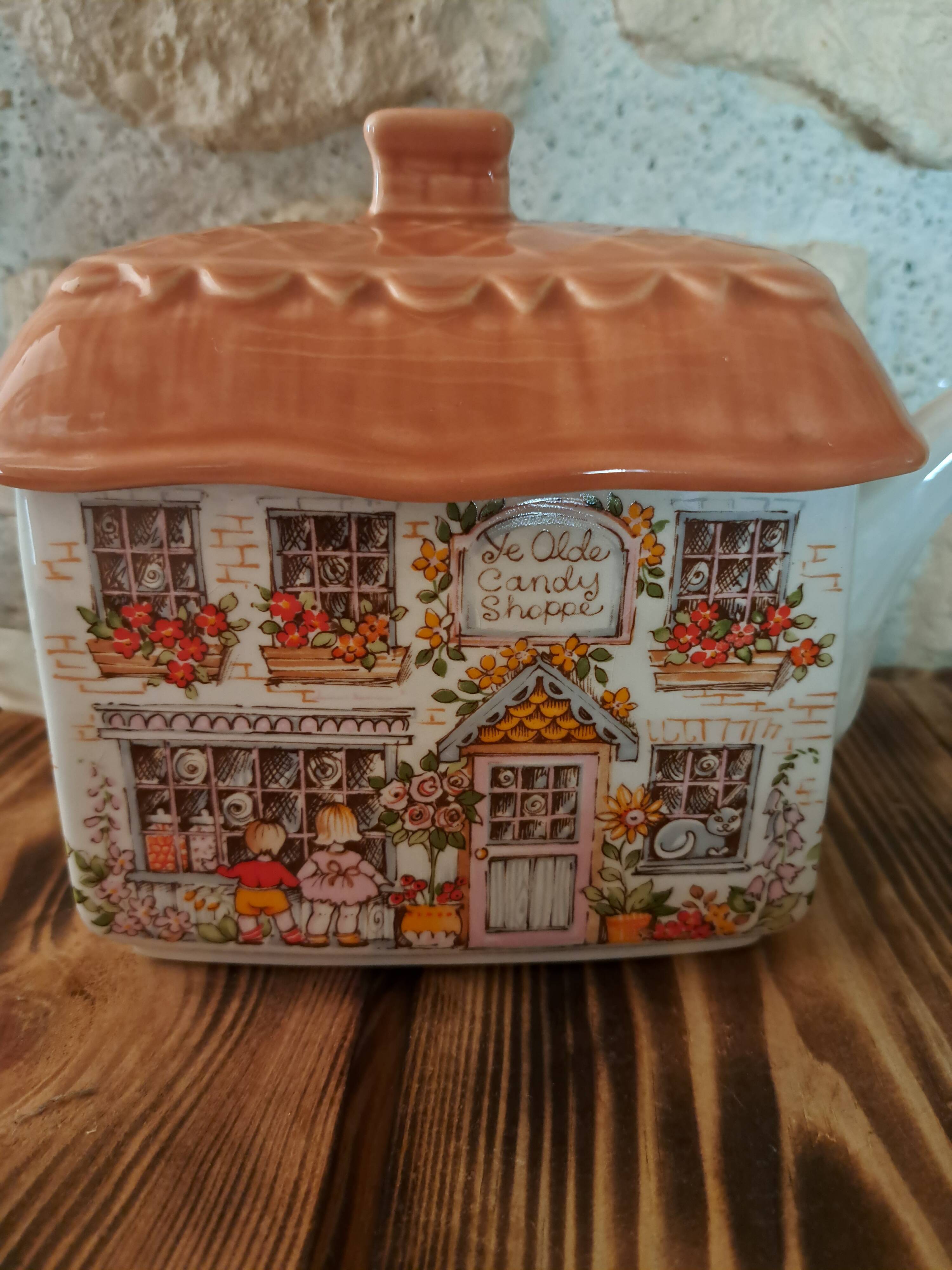 Sadler "Ye Olde Candy Shoppe" Cottage Core English Earthenware Teapot