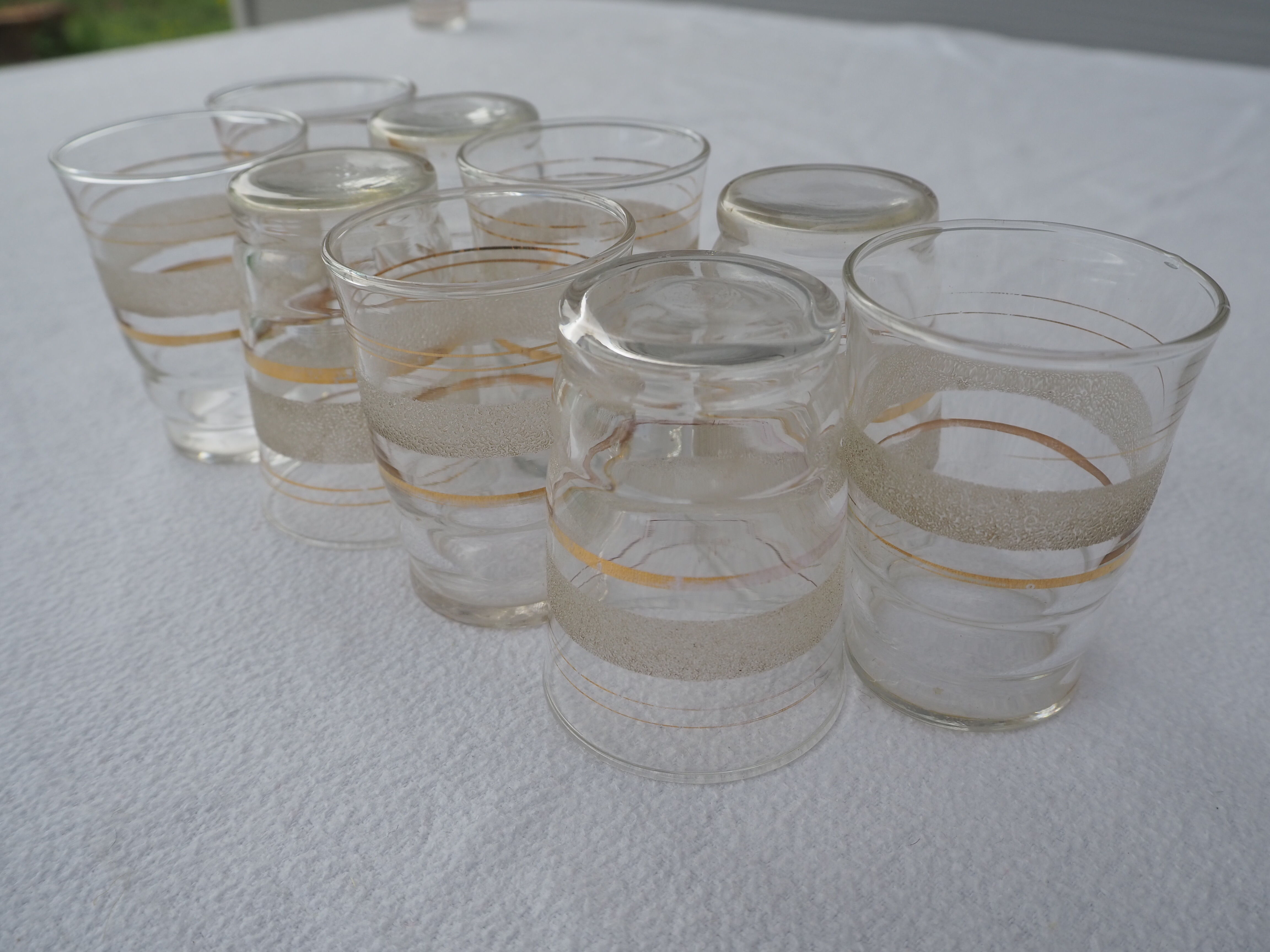 9 wine glasses, gold edging and granite – 1960s-1970s