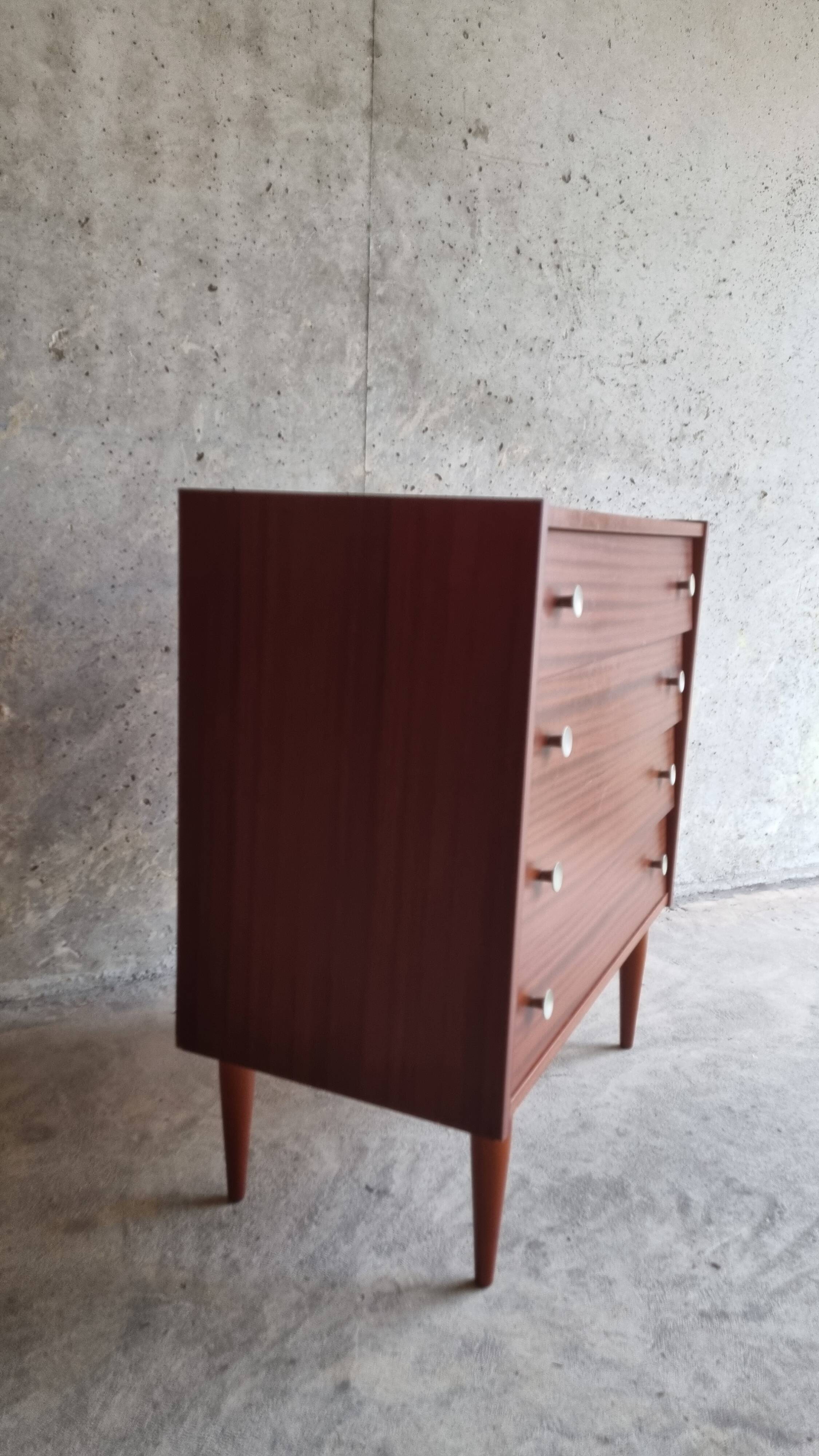 Vintage chest of drawers