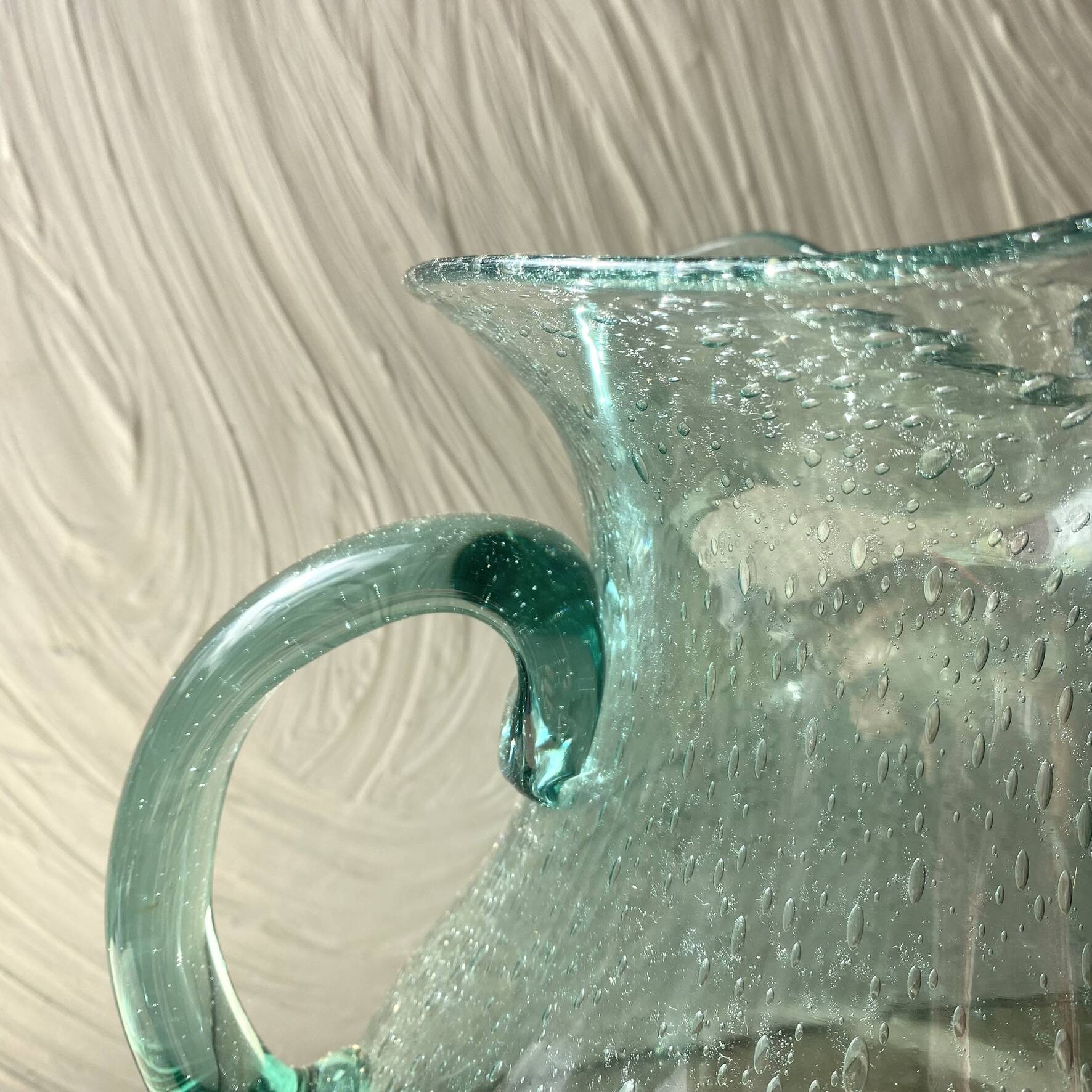Pichet en verre  soufflé bullé  H24 cm