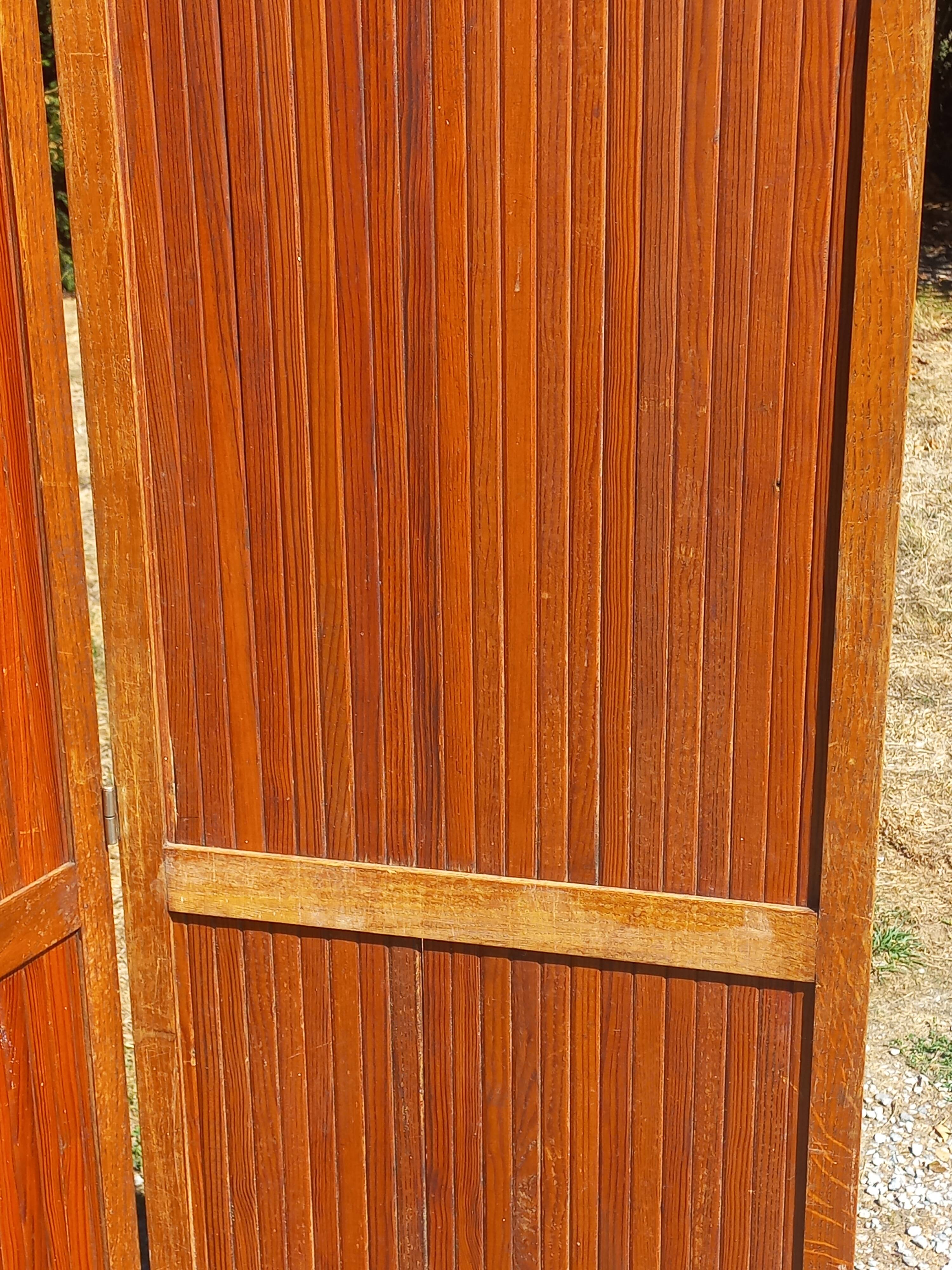 1930s bistro screen with slats