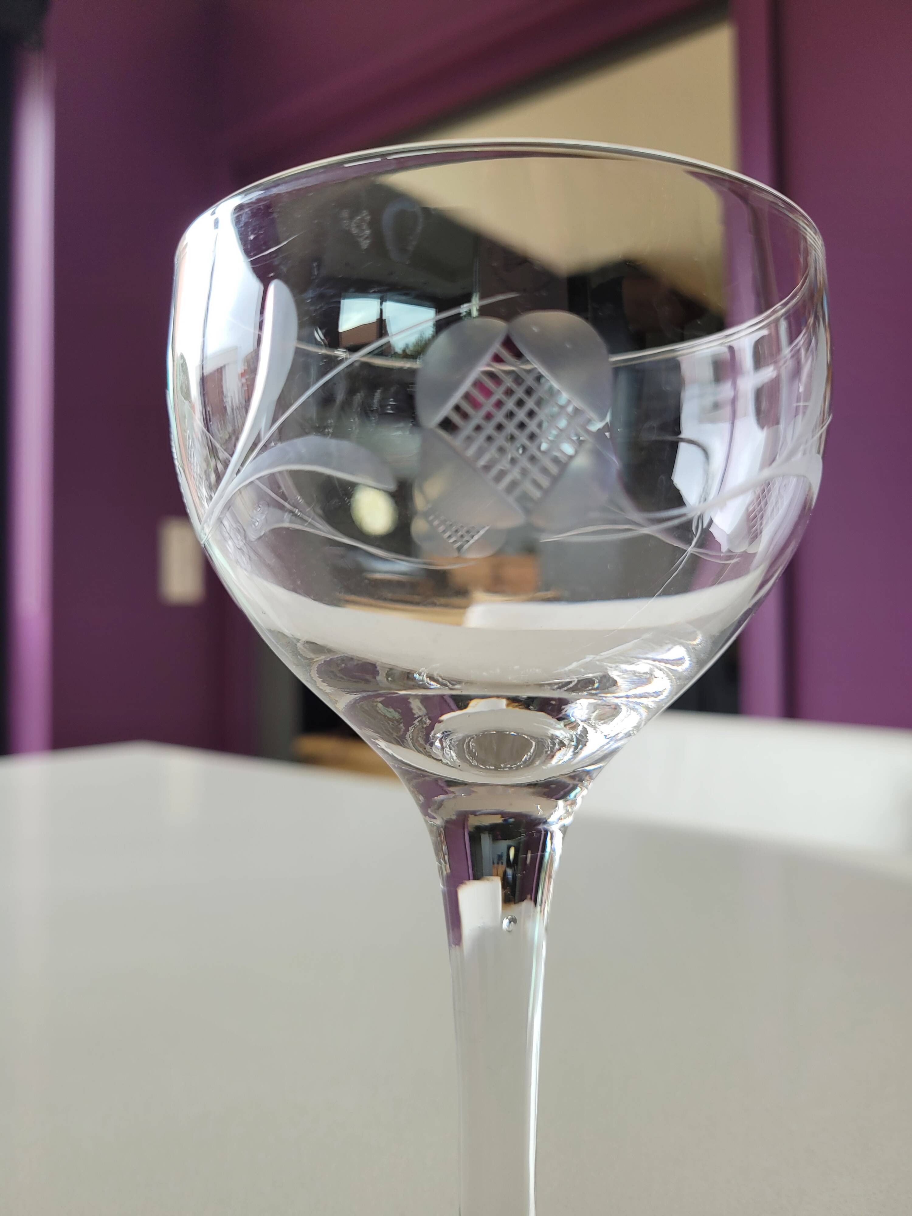 Set of 6 stemmed glasses