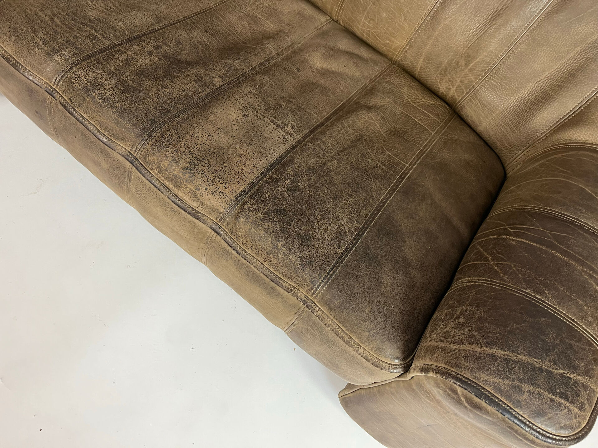 Vintage DS-44 de Sede leather sofa couch buffalo leather 70s