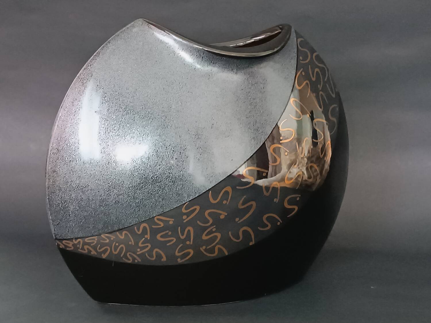 Steuler black ceramic geometric vase