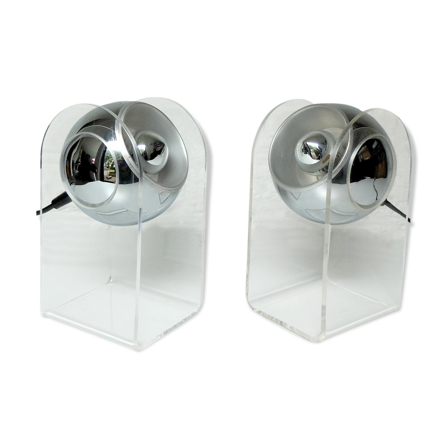 Space Age  sphere plexiglass table lamps pair, 1960-70s