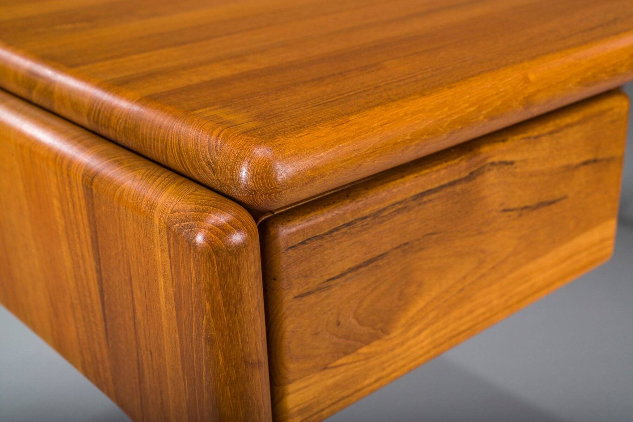 Bureau vintage en teck d'un ébéniste danois, années 1950