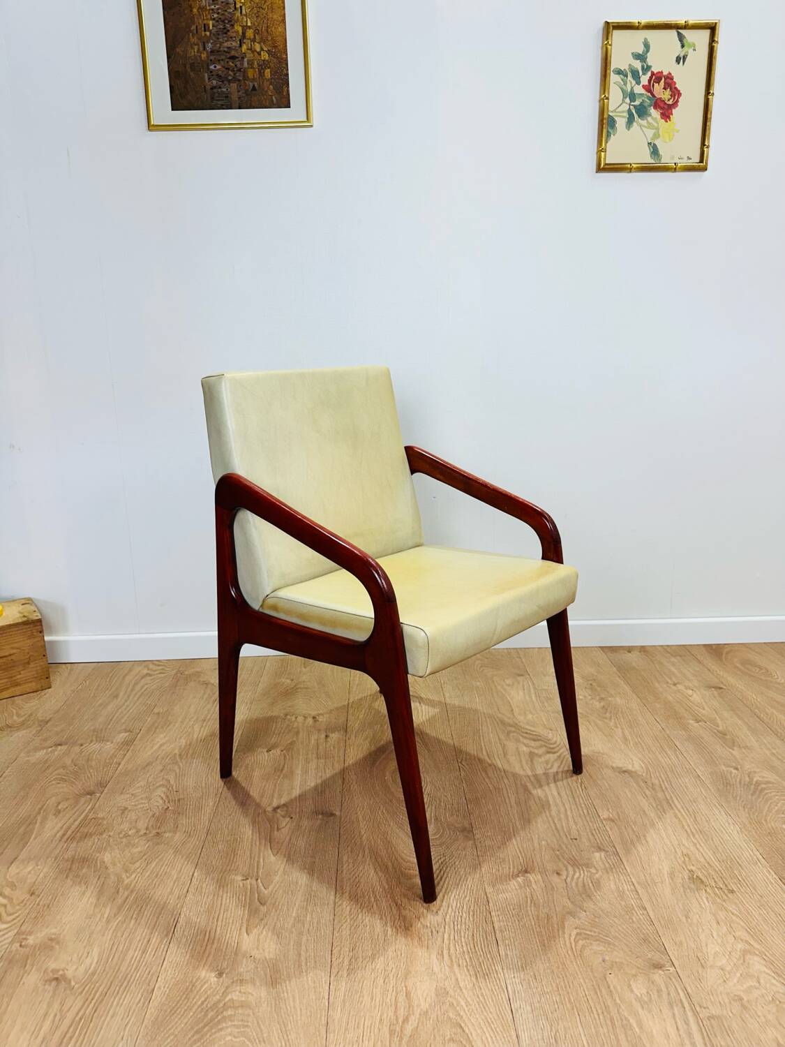 Stella armchair