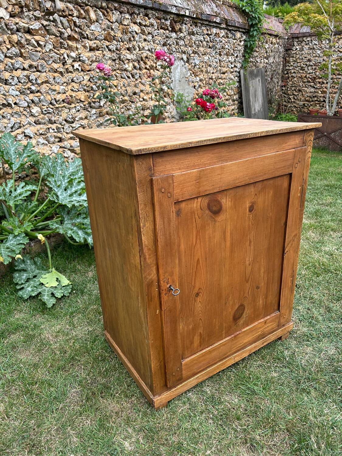 Antique 1-door sideboard in light wood