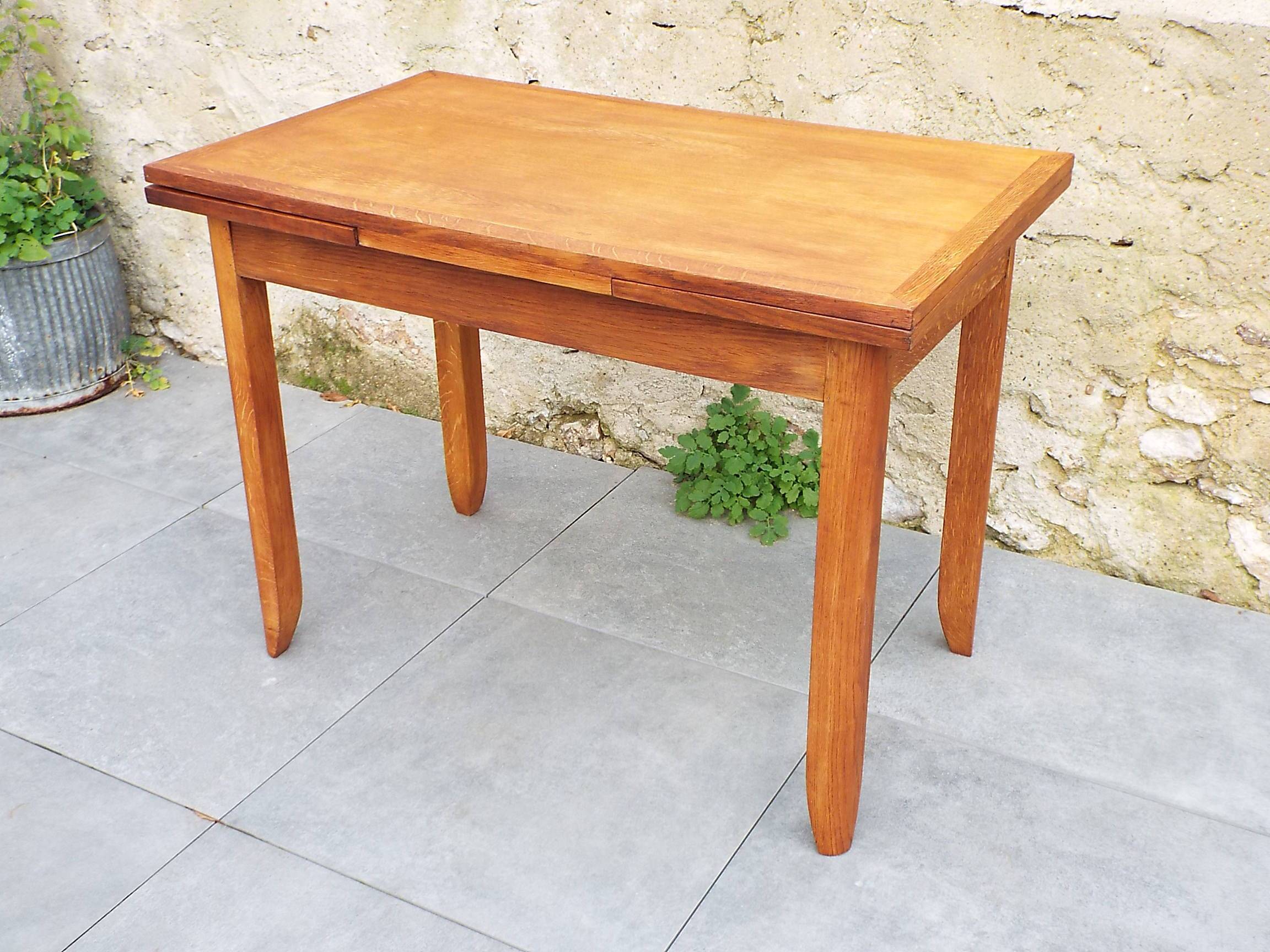 Table style art déco
