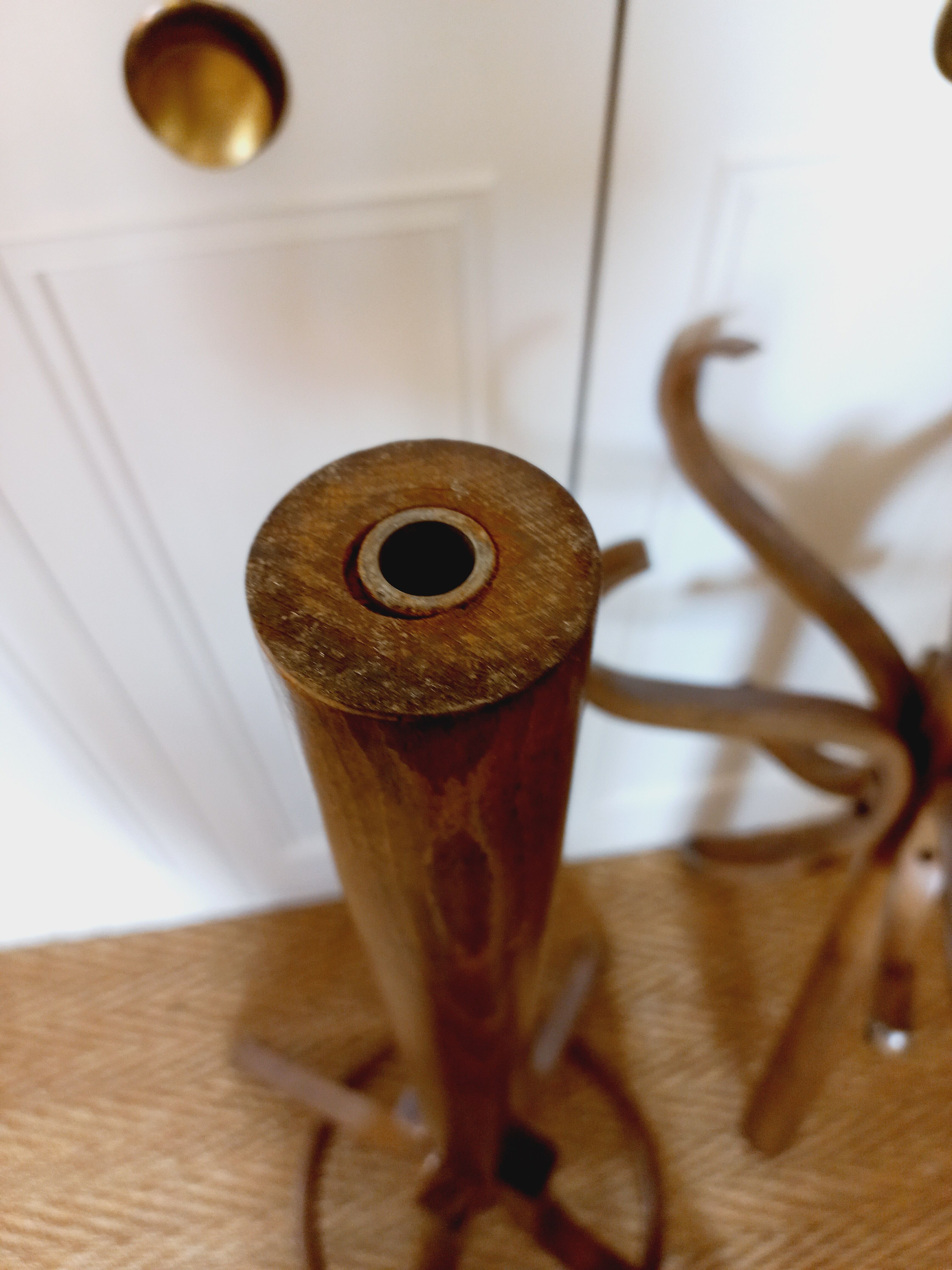 Baumann parrot coat rack