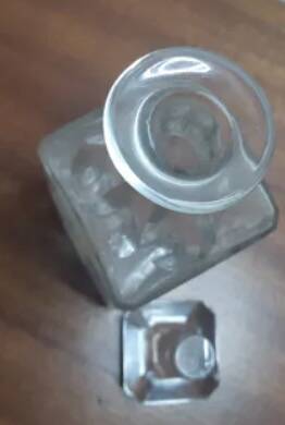 Carafe à liqueur en verre  ciselé, vintage, années 50