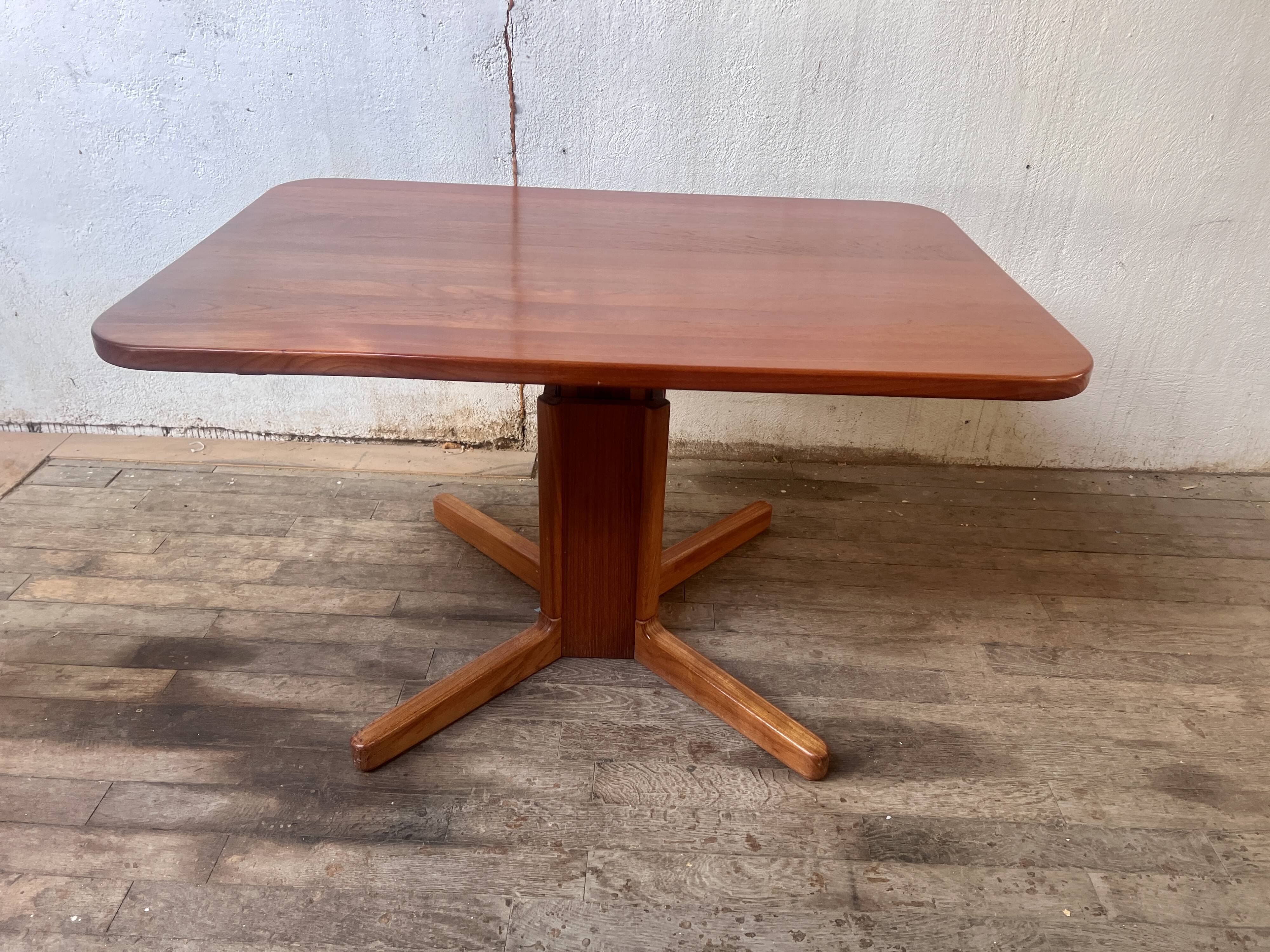 Coffee table raised in Scandinavian teak 1960