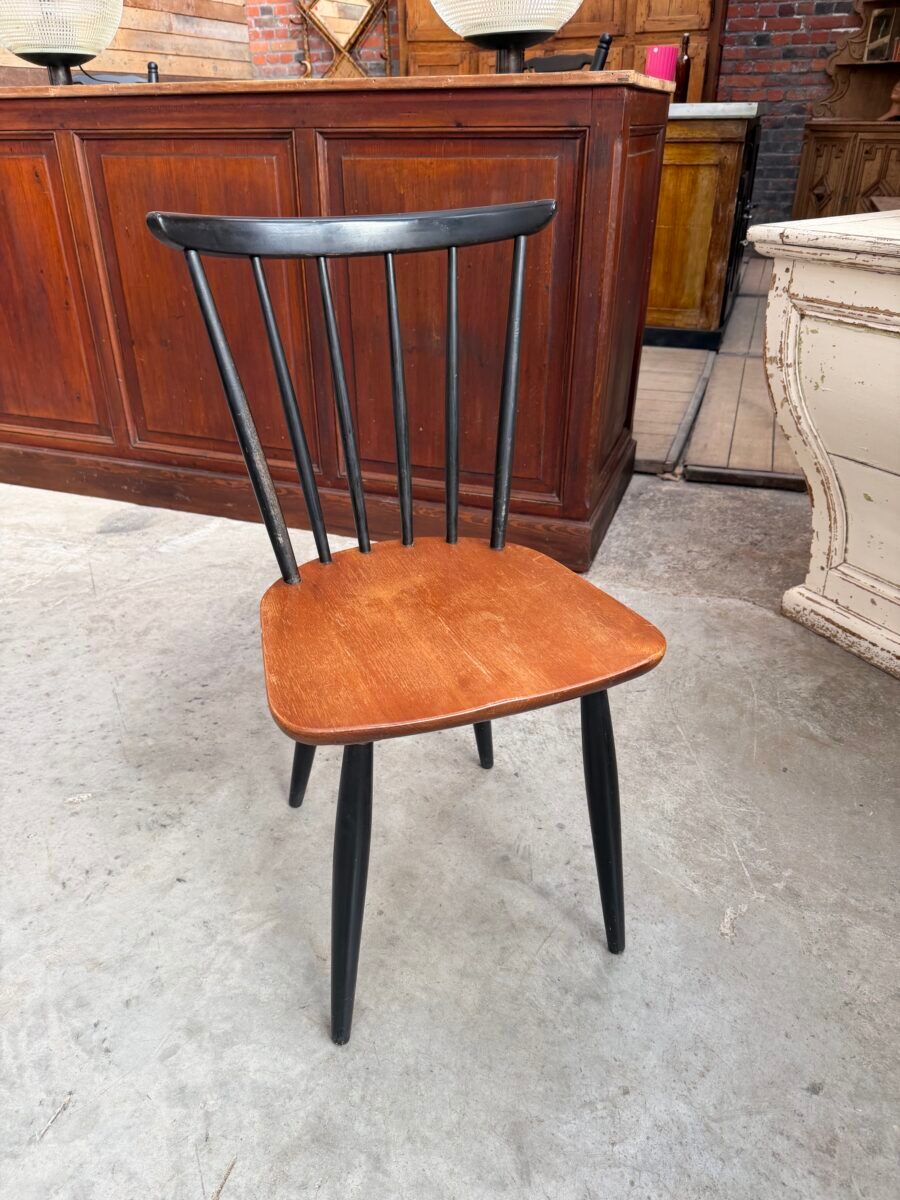 Set of 4 Scandinavian chairs