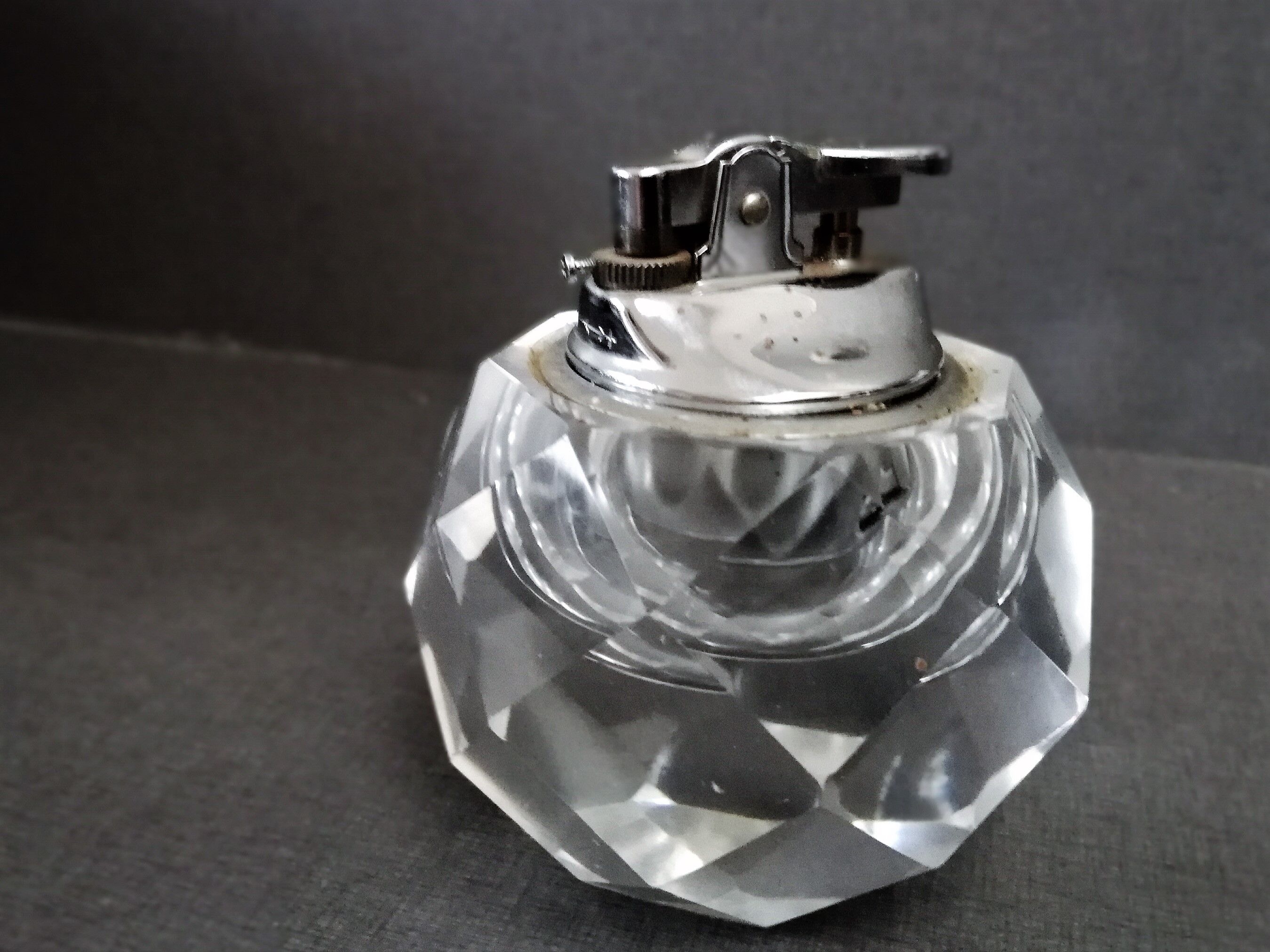 Briquet de table verre à facettes vintage 70 s