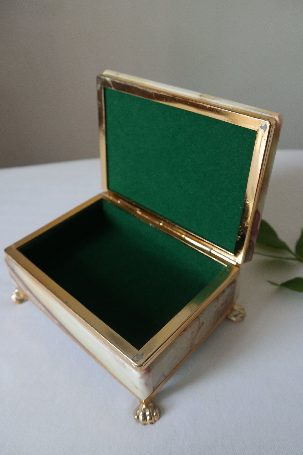 Boite à bijoux en albâtre