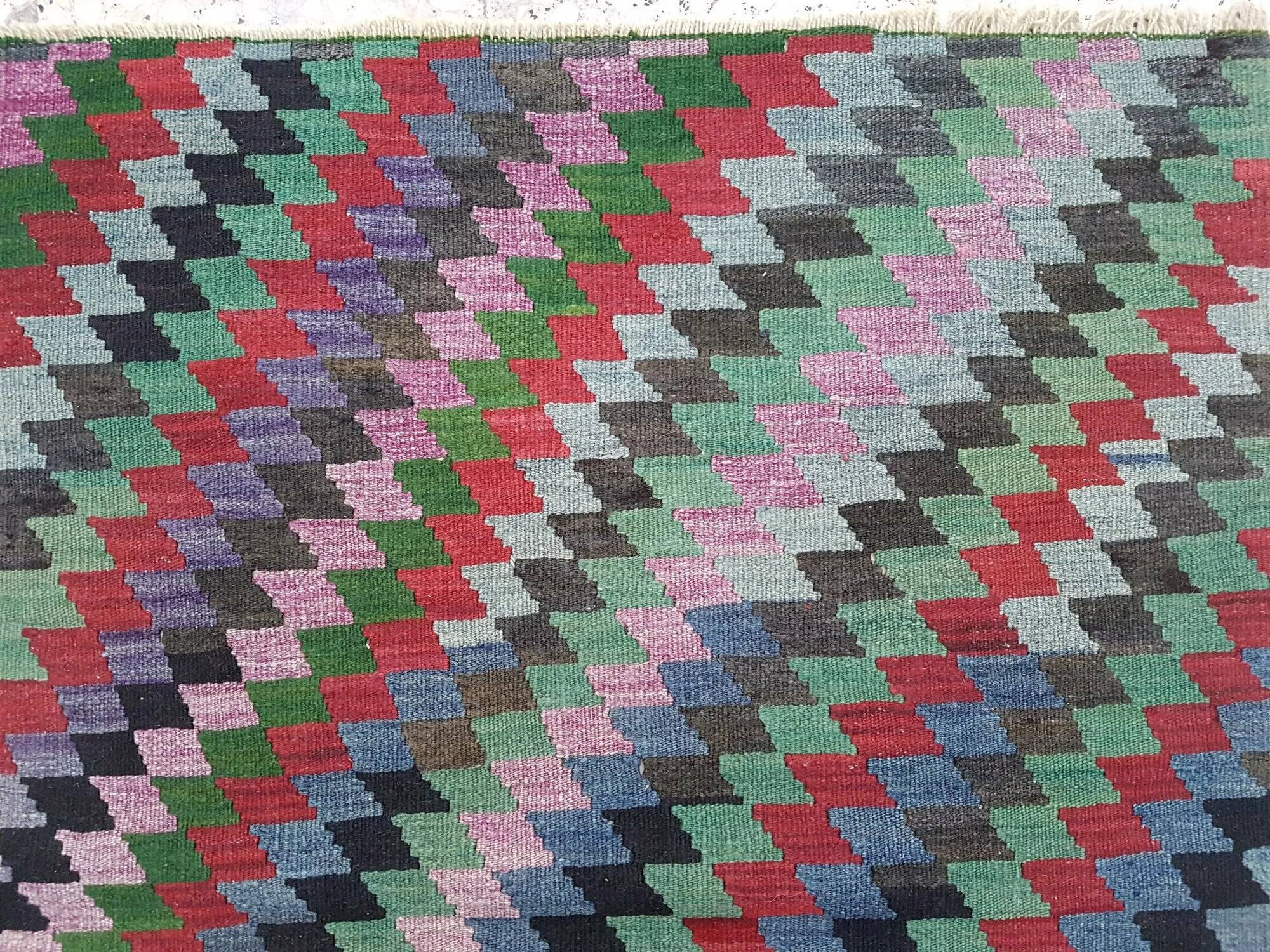 Vintage Turkish kilim, handwoven, 86x108 cm.
