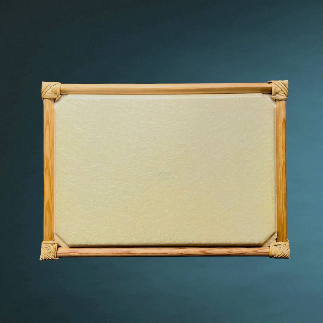Ancient fibreglass plateau – Bamboo and rattan frame – Bird decor