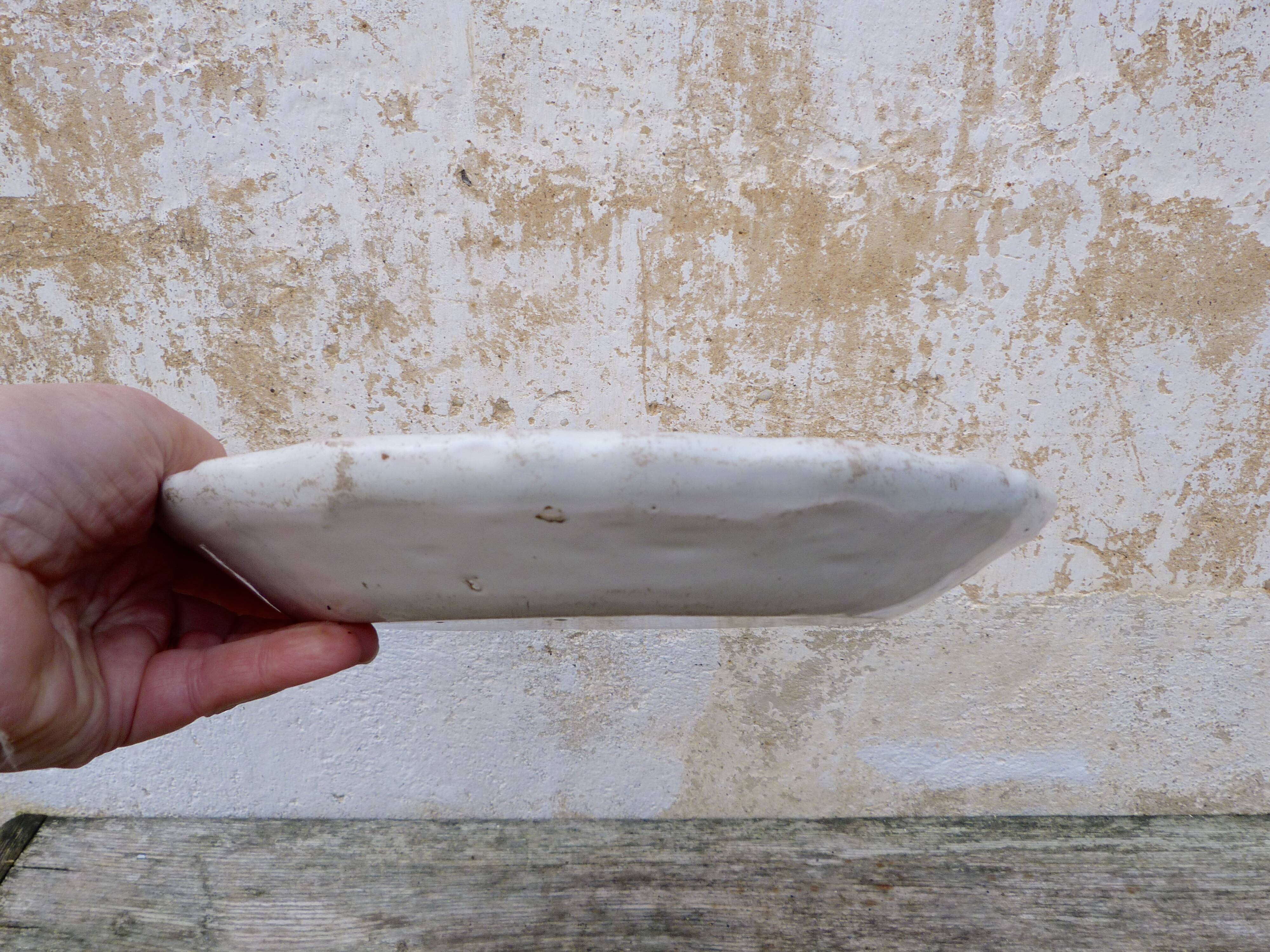 Plate XVIII century majolica Bordeaux