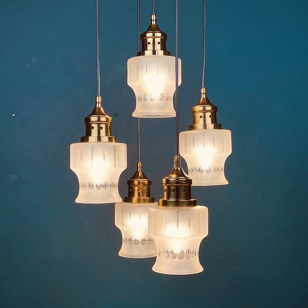 Mid-century glass cascade chandelier, Italy, 1970s.