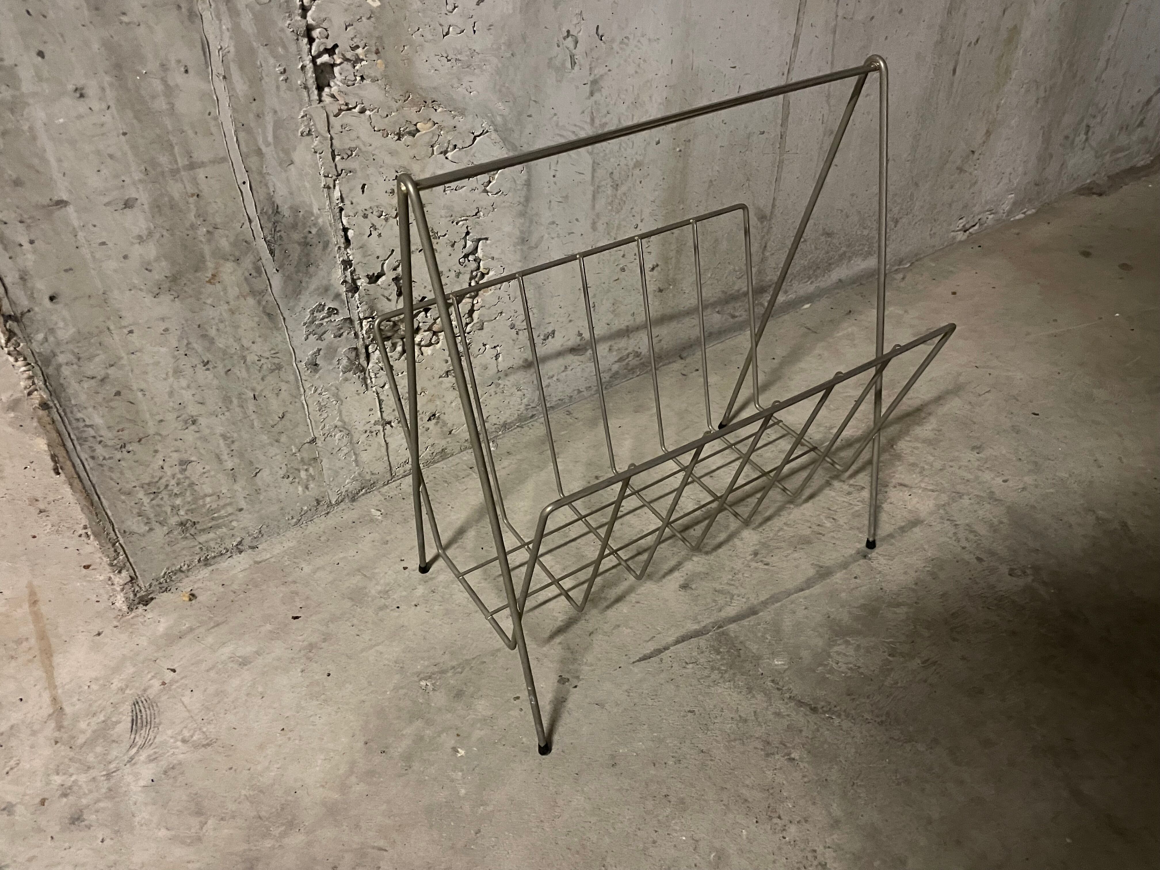 Magazine rack from the 1950s