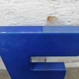 Plexiglas sign letter E