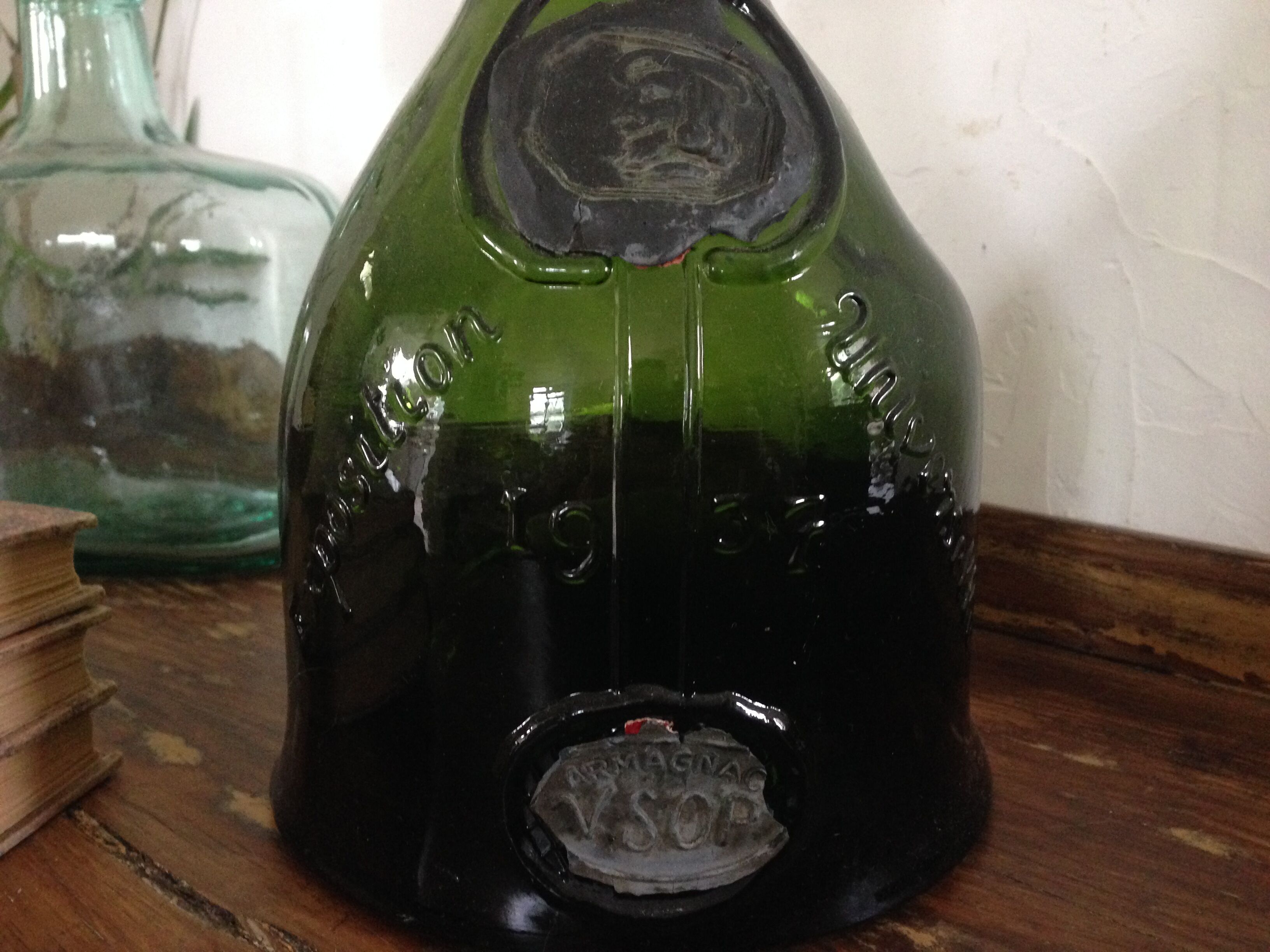 Bottle "world exhibition 1937"