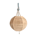 Hanging lamp in raffia
