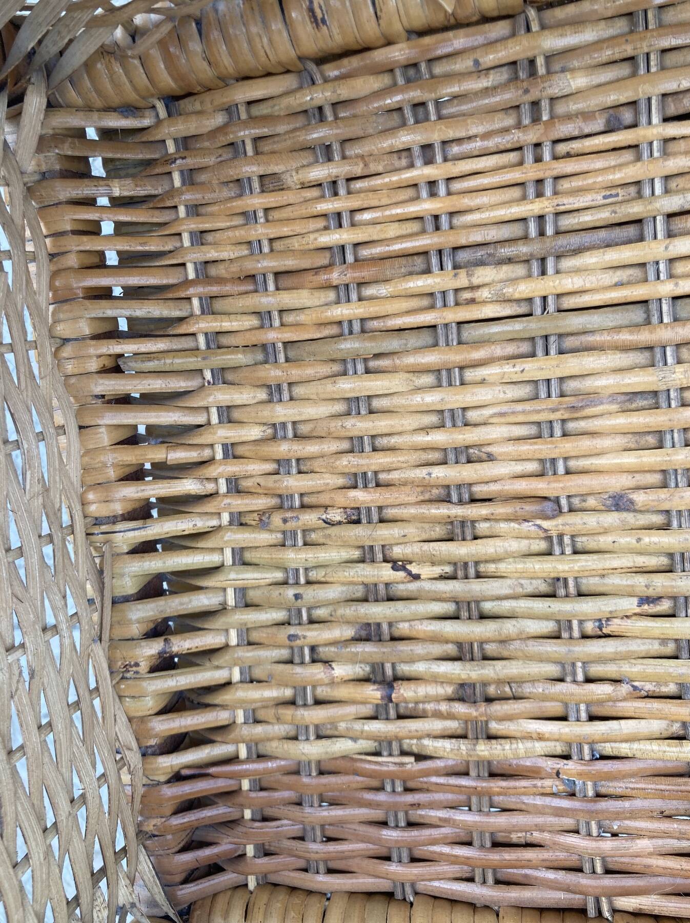 Vintage rattan chiffonier