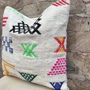 Coussin en laine berbère fait main : Coussin Kilim marocain (45x45cm)