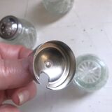 4-piece salt shaker, pepper and mustard set with spoon in stainless steel basket