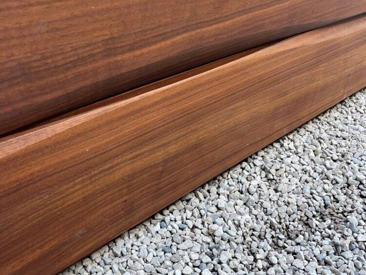 Low teak cabinet with 1 door