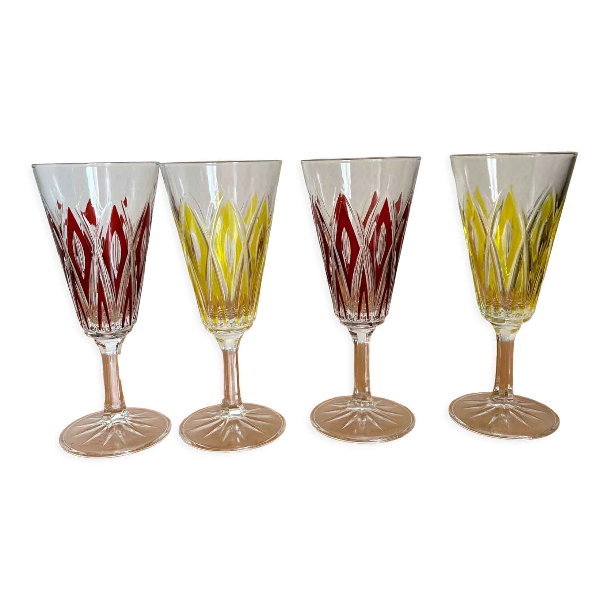 Ensemble de 4 flutes verres à vin anciens