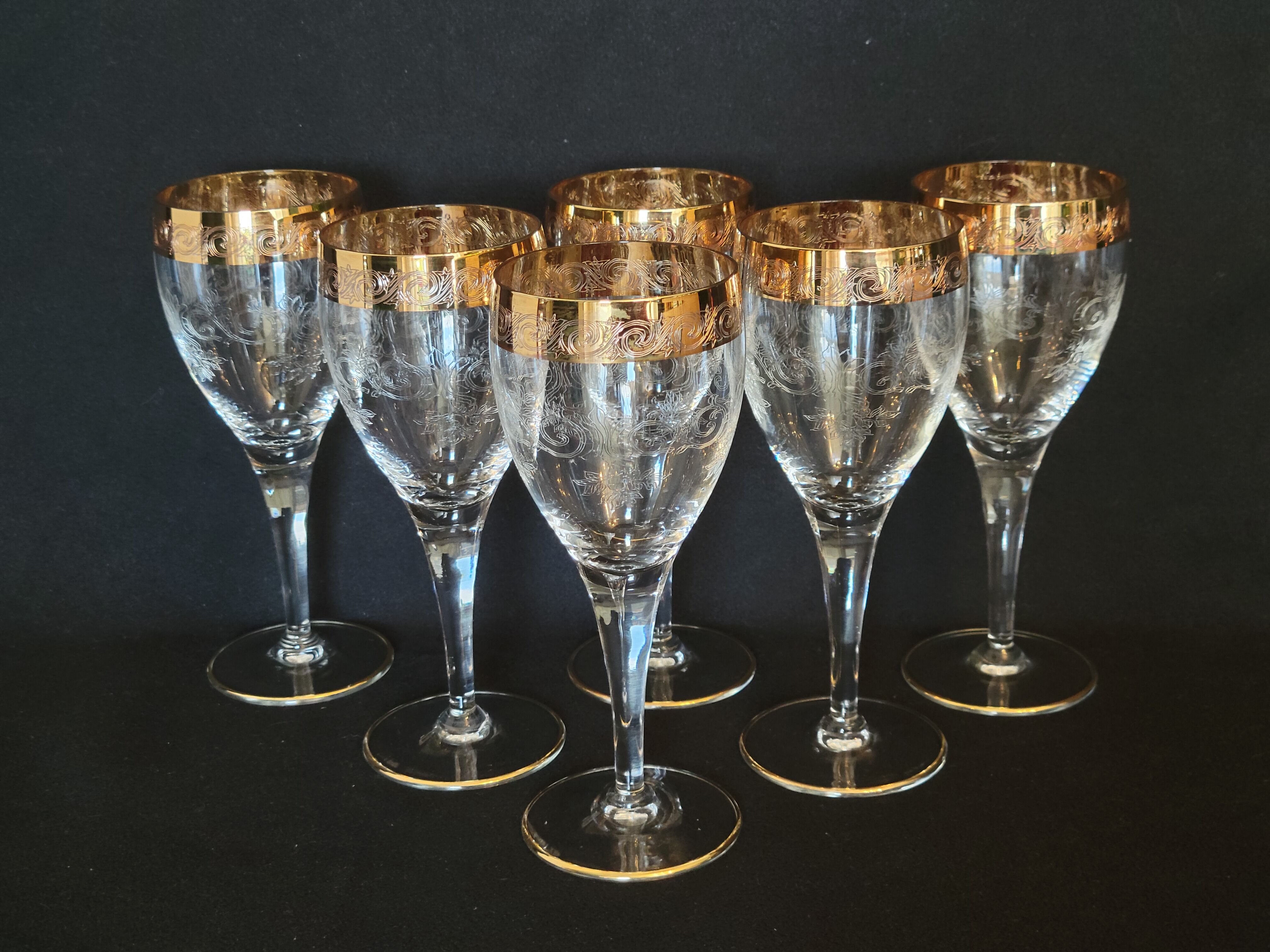 6 old wine glasses in engraved crystal and gold