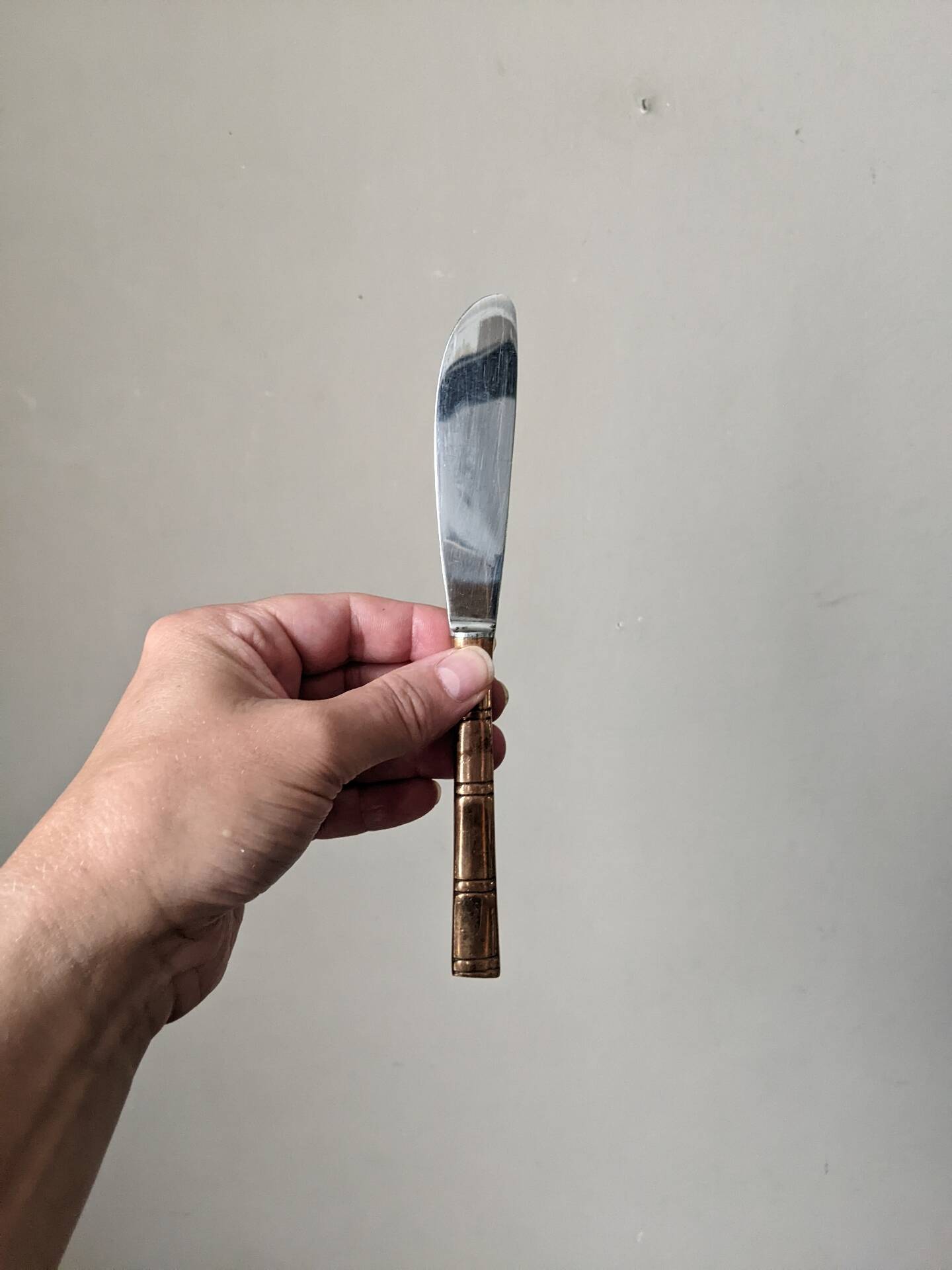 Set of 12 bamboo-style dessert knives in brass.