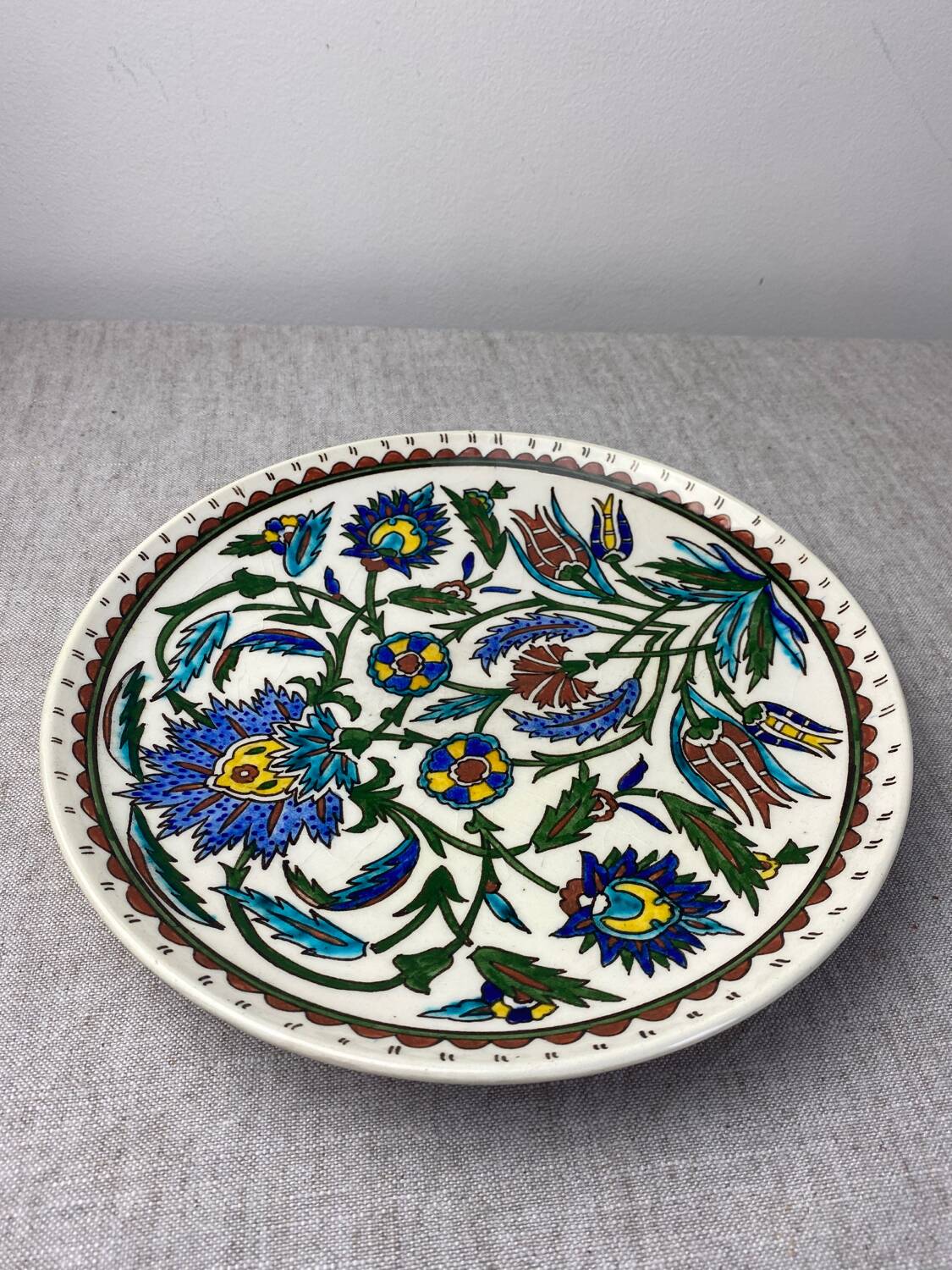 Iznik earthenware dish