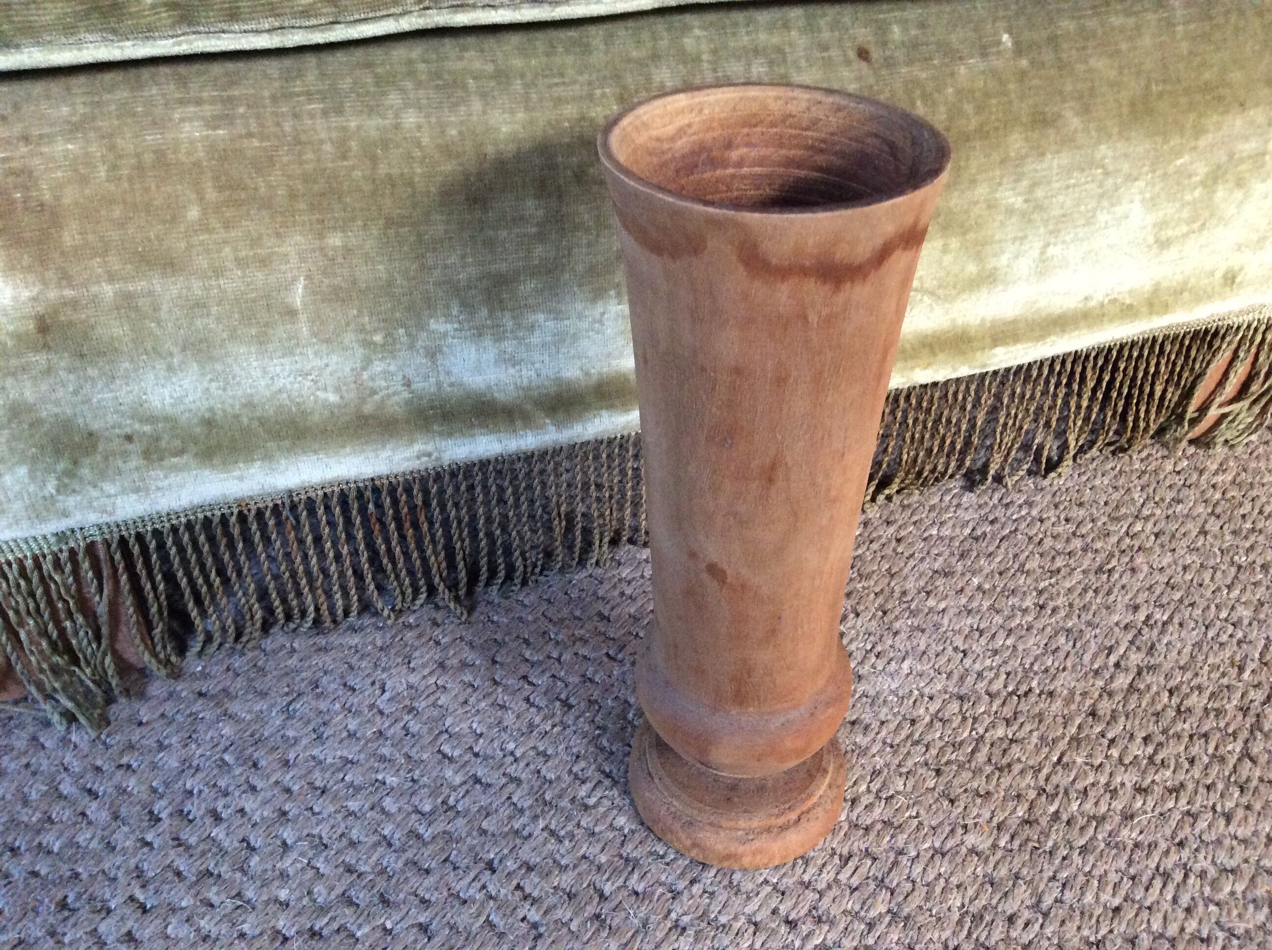 Vase en bois
