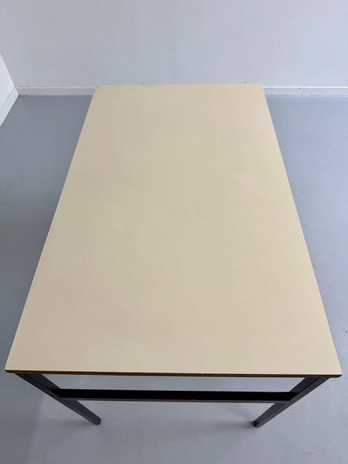 Vintage small desk designed by Pierre Paulin CM217 from the 1960s, wood and metal.
