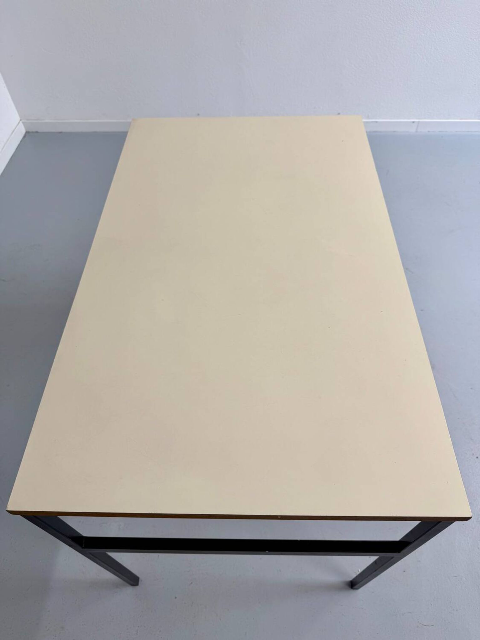 Vintage small desk designed by Pierre Paulin CM217 from the 1960s, wood and metal.