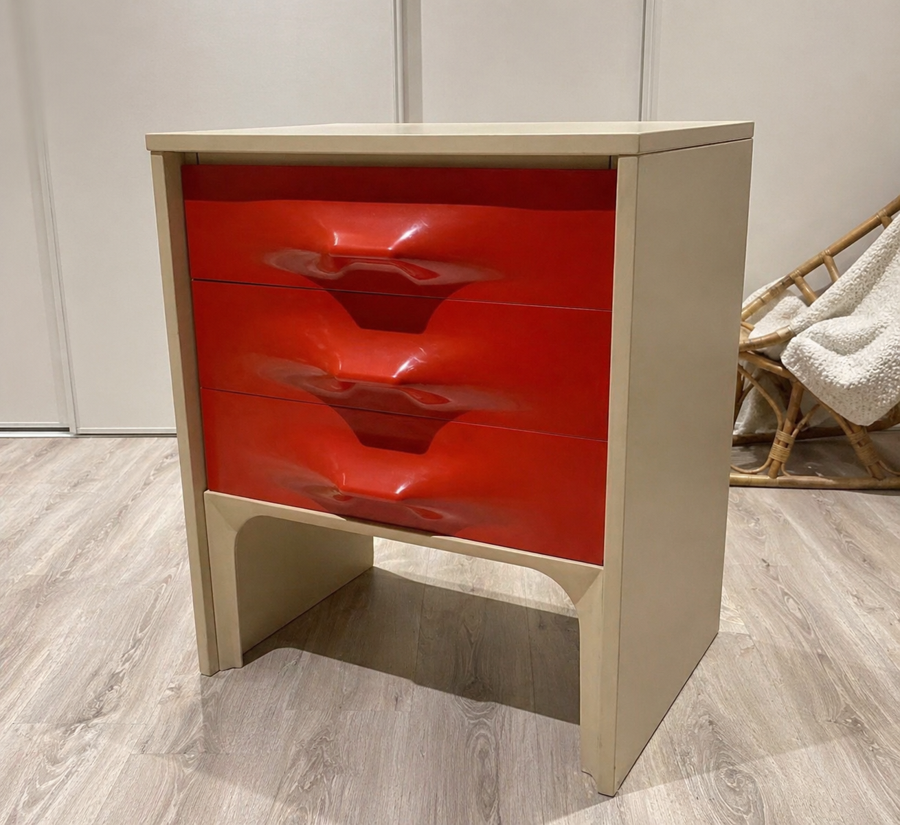 Meuble d’appoint petite commode table de nuit vintage design Space age