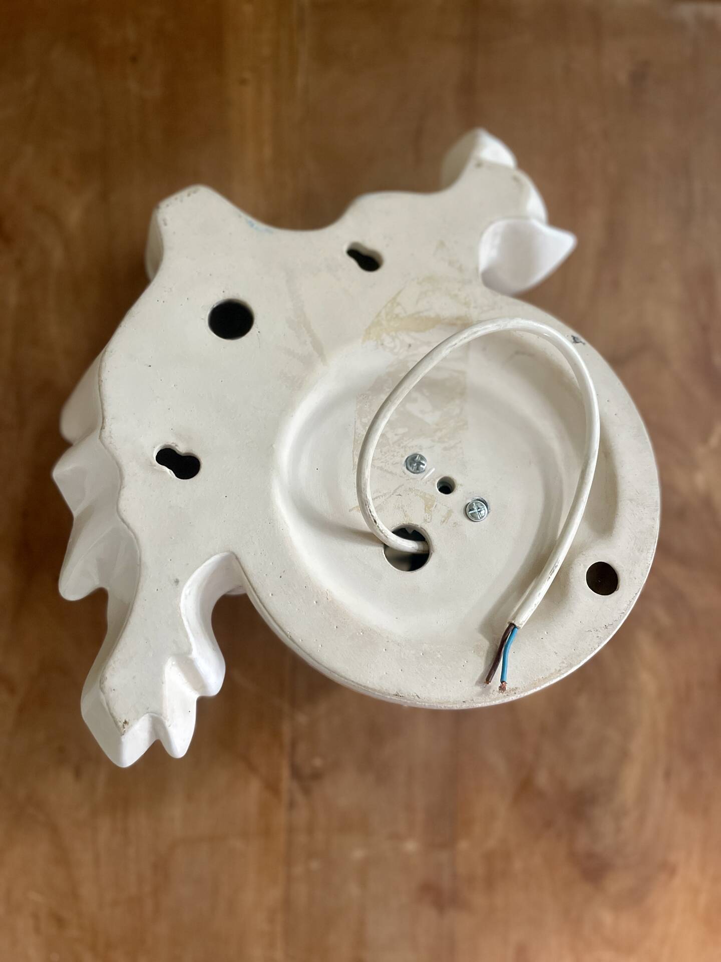 Ceramic wall light