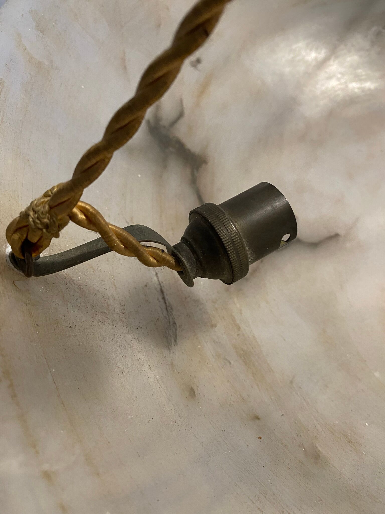 Alabaster suspension from the 20s