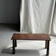Table basse en teck brun de seconde main indonésienne pieds coniques H37 L8