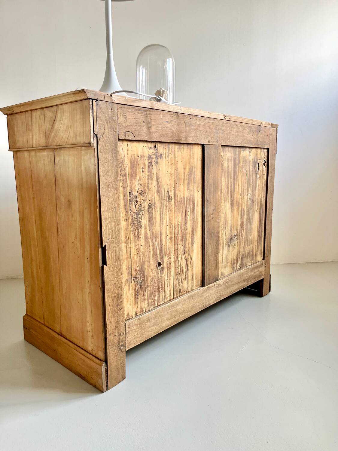 Commode ancienne, meuble de métier en orme massif