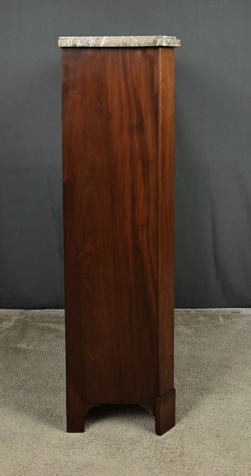 Mahogany veneer chest of drawers, Louis XVI period – Late 18th century