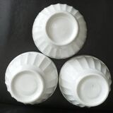 Set of 3 white ribbed bowls